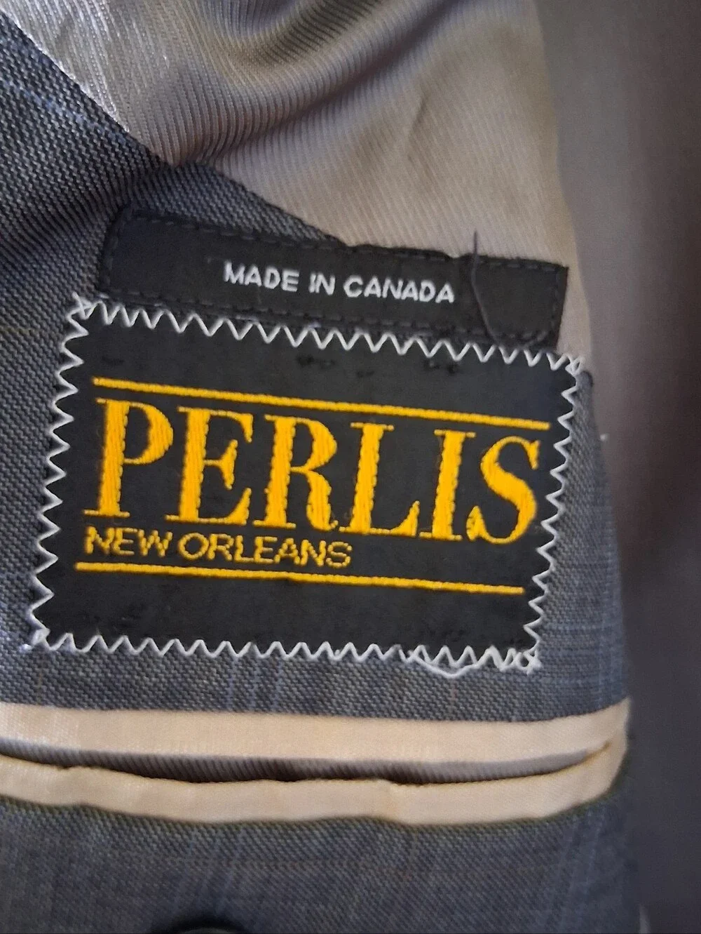 Perlis New Orleans Mens Suit 46T Gray Plaid Wool Two Button Canada Vintage
